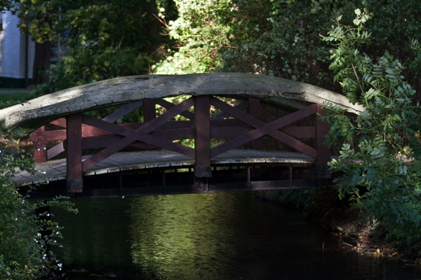 bruecke kurpark neuharlingersiel (walknochen als gelaender) - (c) r pattke.jpg